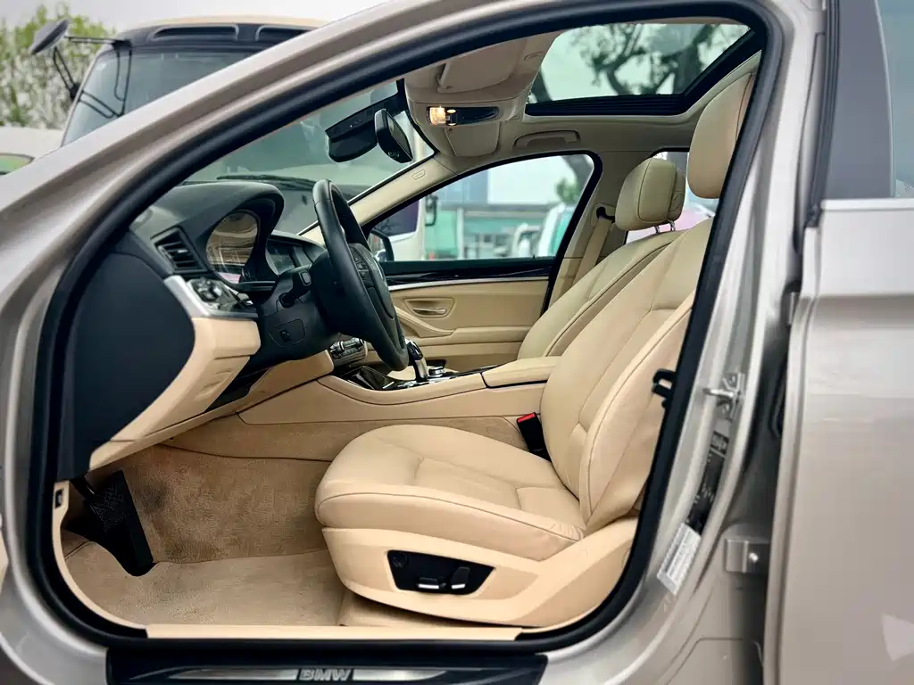 BMW 5 Series 2012 523Li Luxury