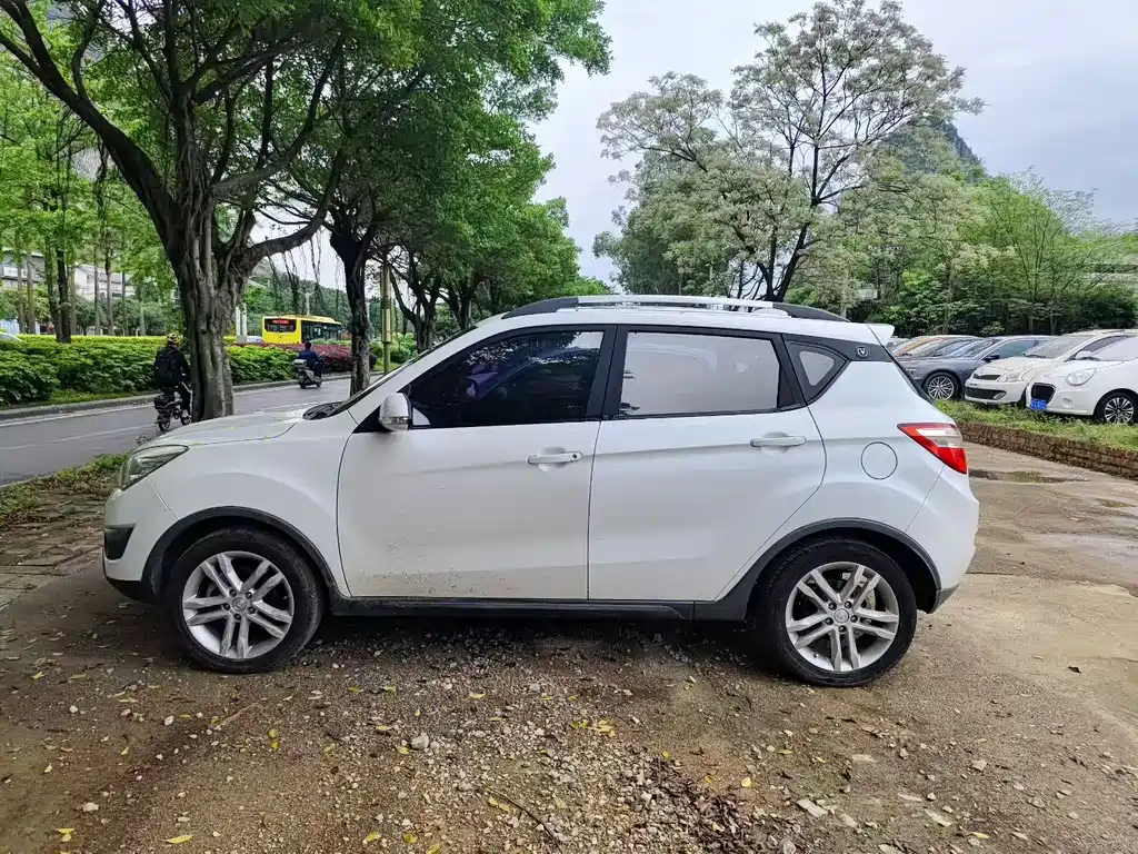 Changan CS35 2016 1.6L Manual Luxury Edition China V