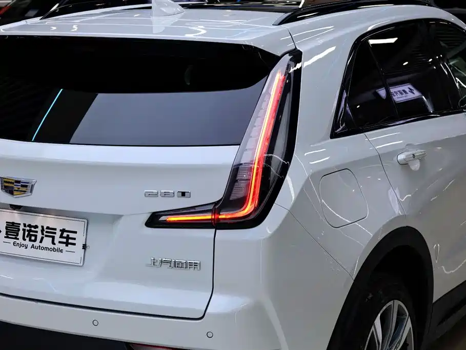 Cadillac XT4 2020 28T AWD Platinum Sport