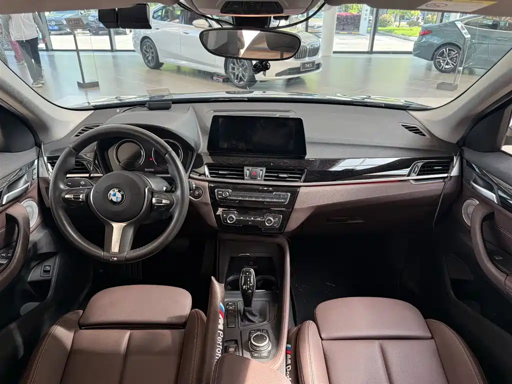 BMW X1 2021 sDrive25Li Leading Edition