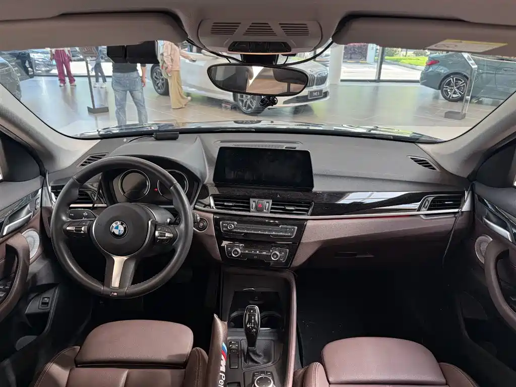 BMW X1 2021 sDrive25Li Leading Edition