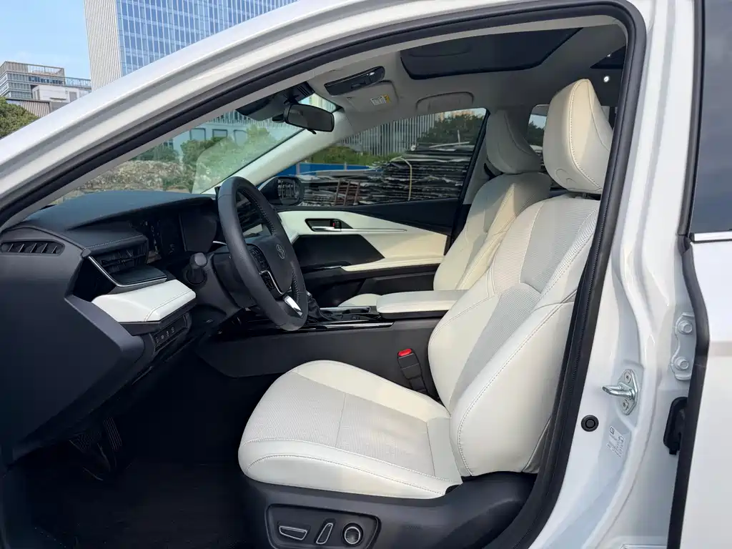 Camry 2026 Hybrid 2.0HG Premium Edition