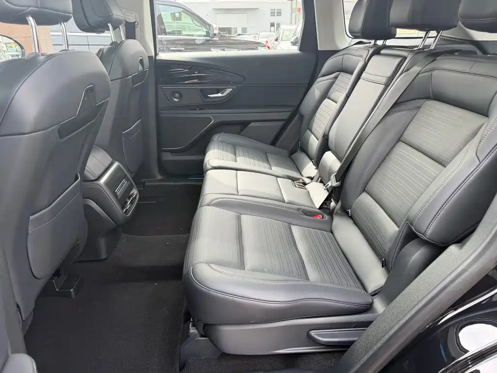 Nautilus 2025 model 2.0T AWD Zunrui Edition