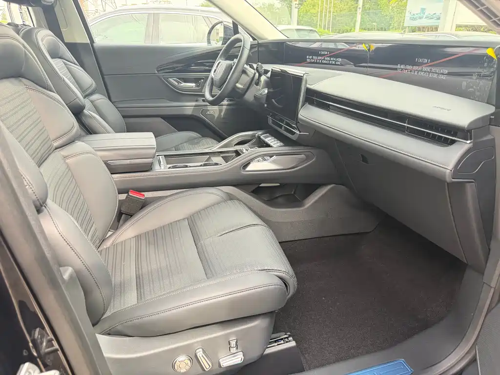 Nautilus 2025 model 2.0T AWD Zunrui Edition
