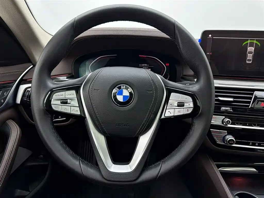 BMW 5 Series 2022 Facelift 525Li Luxury Package