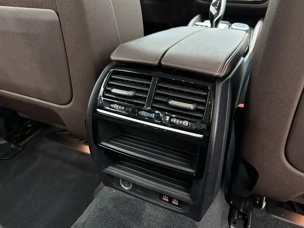 BMW 5 Series 2022 Facelift 525Li Luxury Package