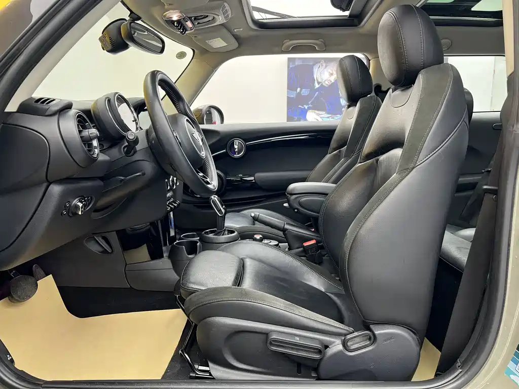 MINI 2019 1.5T COOPER Artist