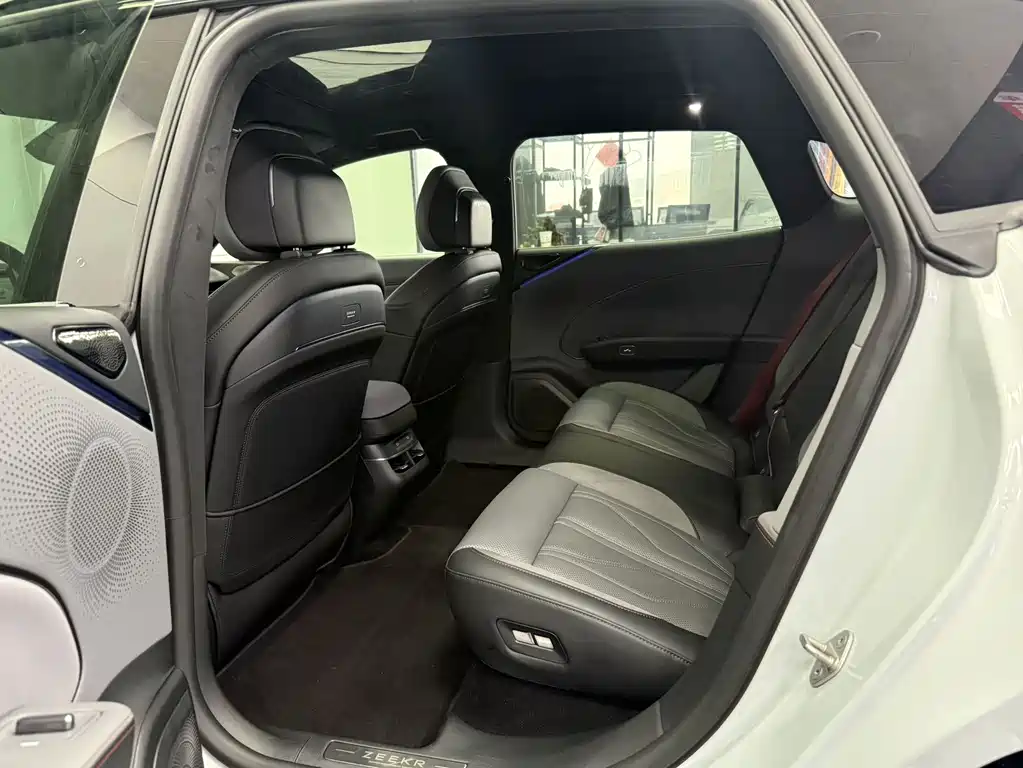 Zeekr 007 GT 2025 AWD Intelligent Driving Edition 75kWh