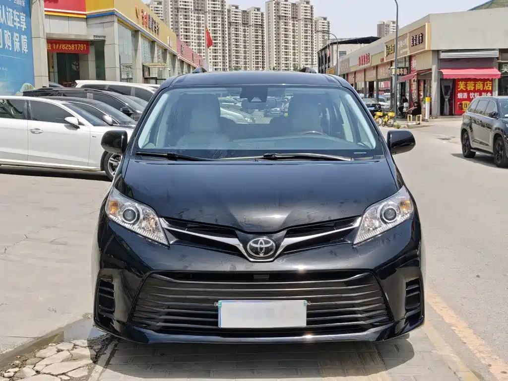 2018 Toyota Sienna 3.5L US Spec