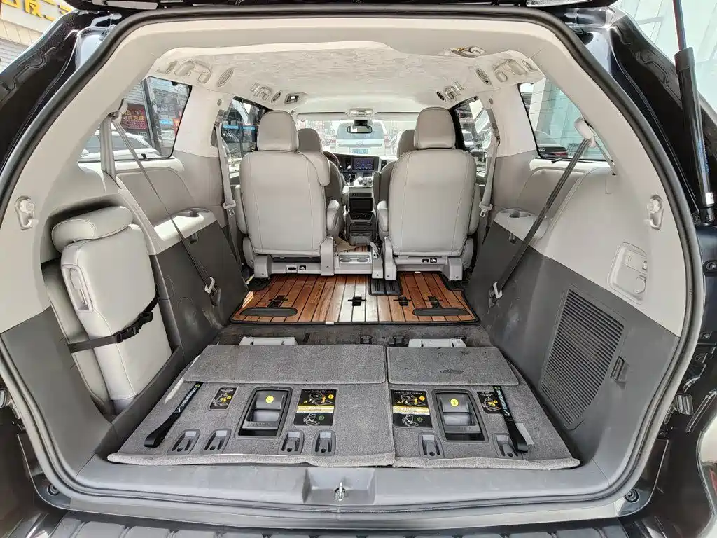 2018 Toyota Sienna 3.5L US Spec