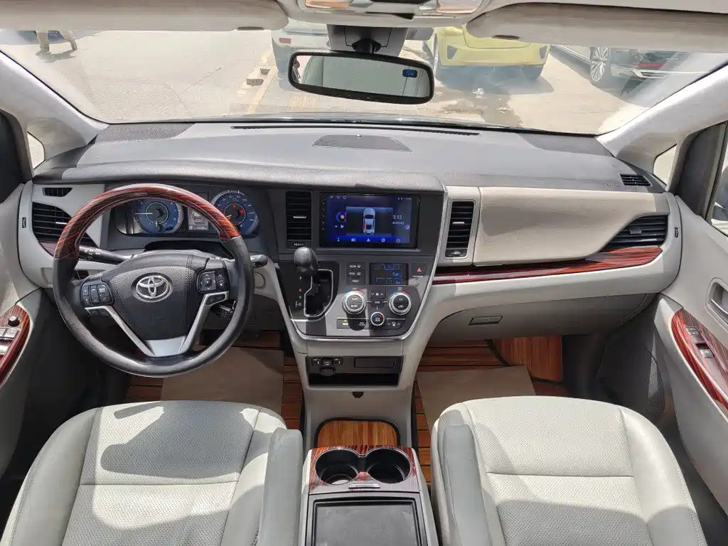 2018 Toyota Sienna 3.5L US Spec