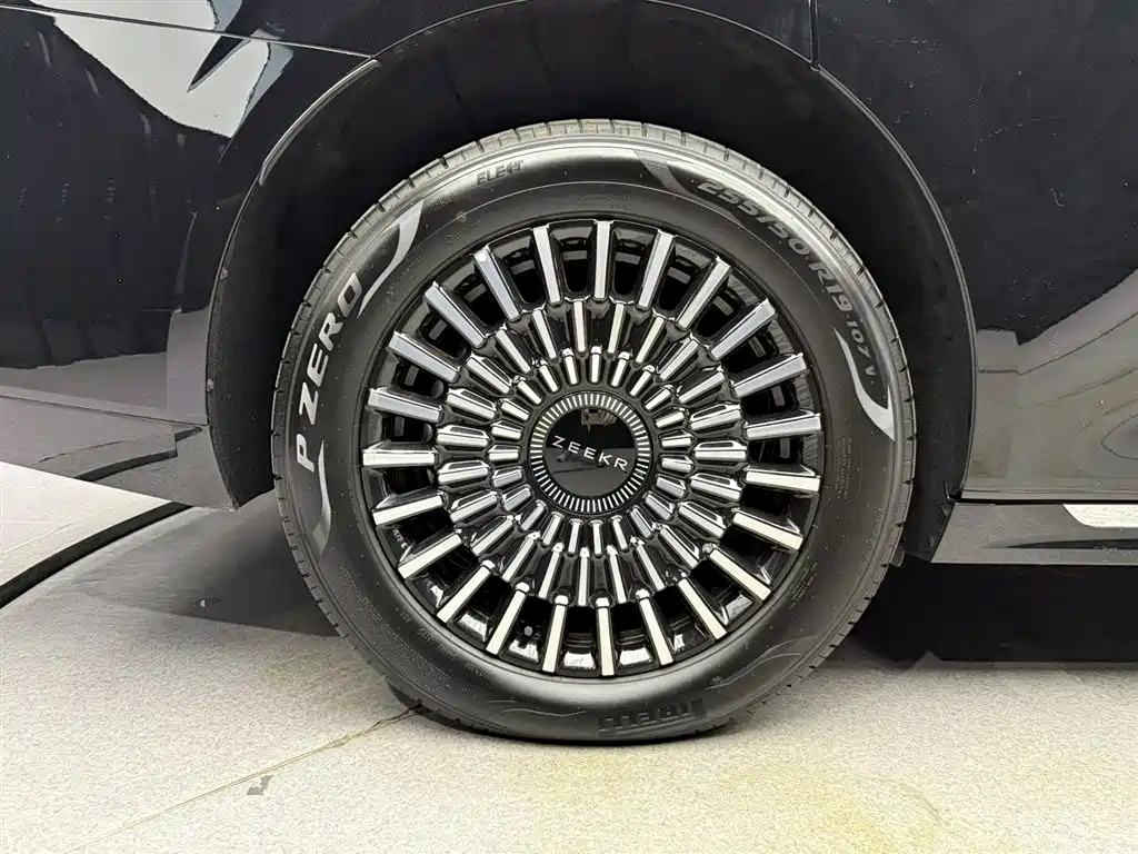 Zeekr 009 2024 Six-Seat Executive Edition AWD 108kWh
