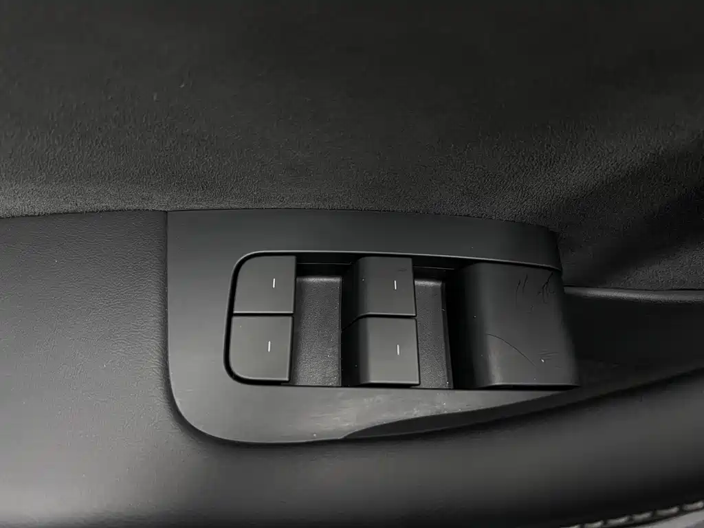 Tesla Model Y 2023 Long Range All-Wheel Drive