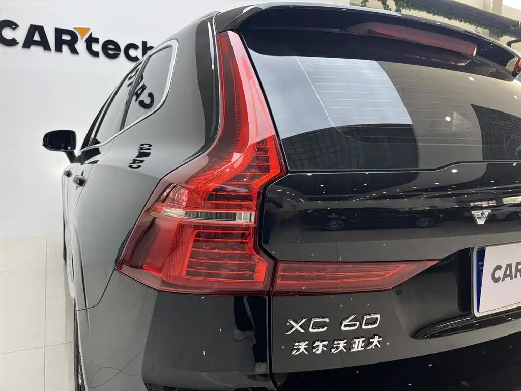 Volvo XC60 2022 B5 AWD Inscription