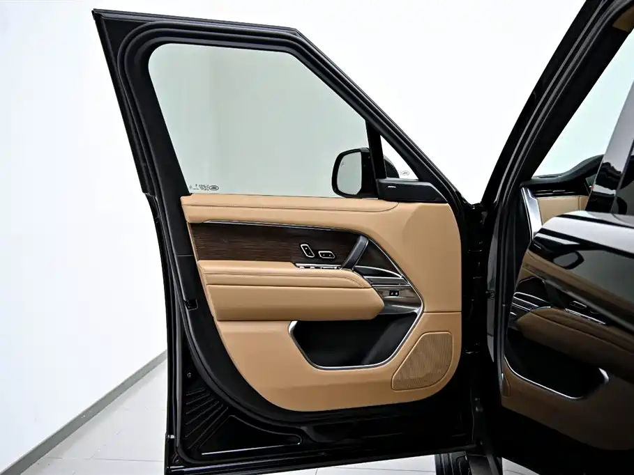 Range Rover 2023 3.0 L6 360PS Vogue Edition