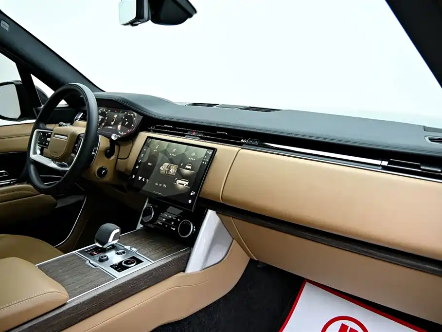Range Rover 2023 3.0 L6 360PS Vogue Edition
