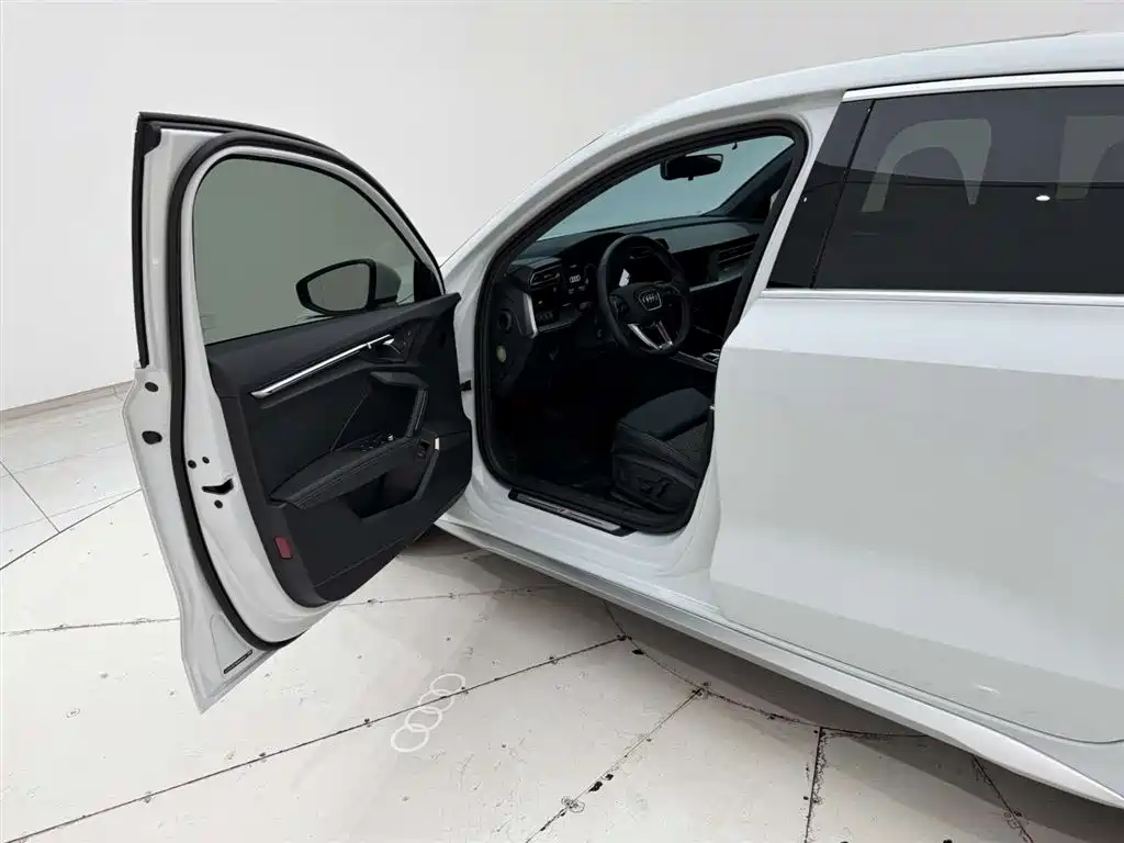 Audi A3 2026 A3L Limousine 35 TFSI Feichi Zunxiang