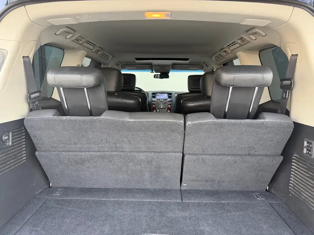 Infiniti QX80 2016 5.6L 4WD