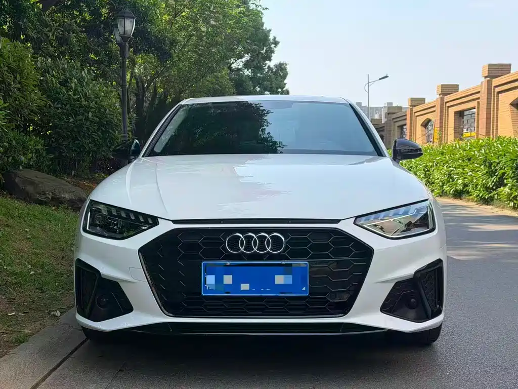 Audi A4L 2022 40 TFSI Luxury Dynamic Edition