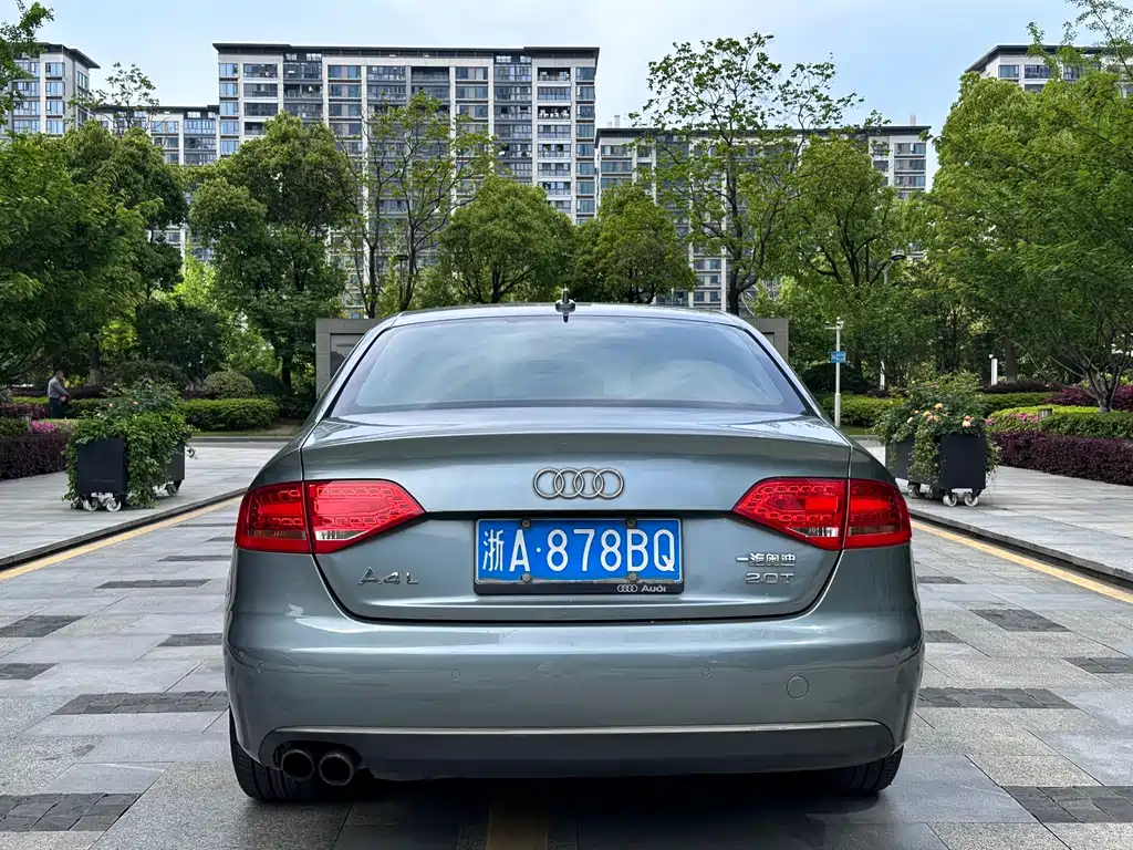Audi A4L 2011 2.0 TFSI Standard