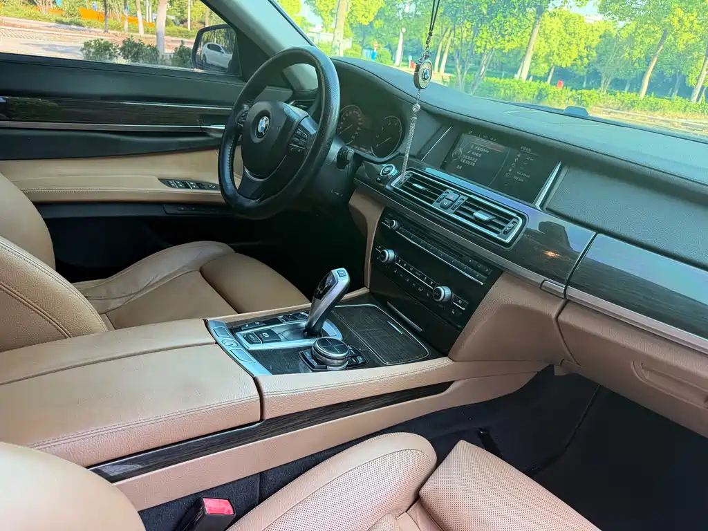 BMW 7 Series 2013 740Li xDrive