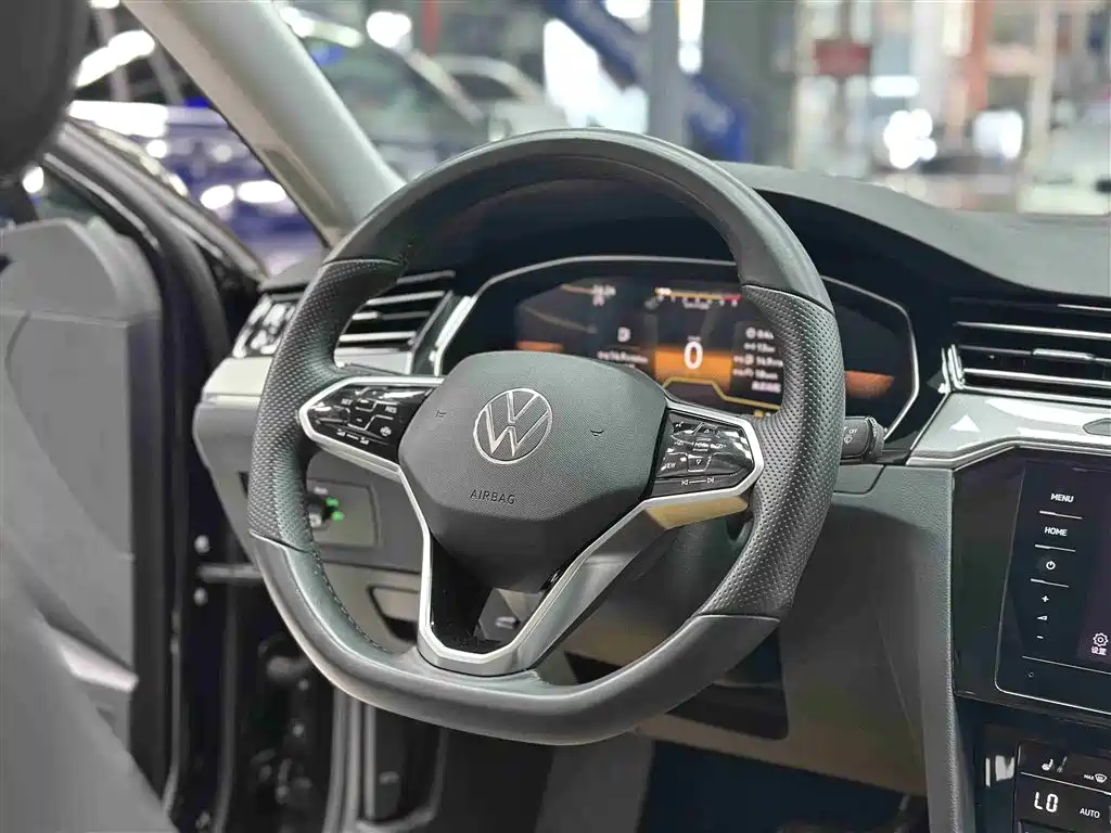 Magotan 2023 2 Million Units Commemorative Edition 330TSI DSG Leading Edition