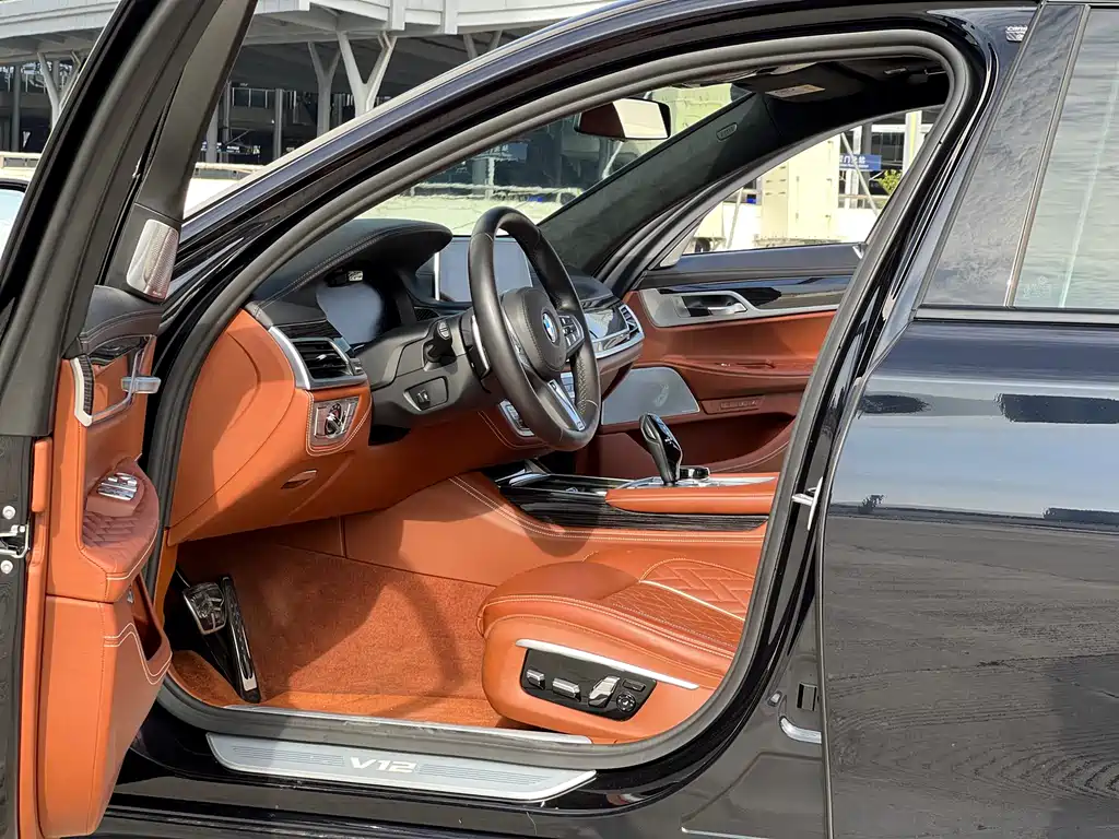 BMW 7 Series 2019 M760Li xDrive V12 M Sport Package