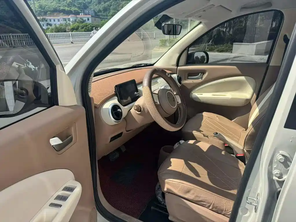 Wuling Hongguang MINI EV 2025 4th Generation 4-Door Advanced Edition
