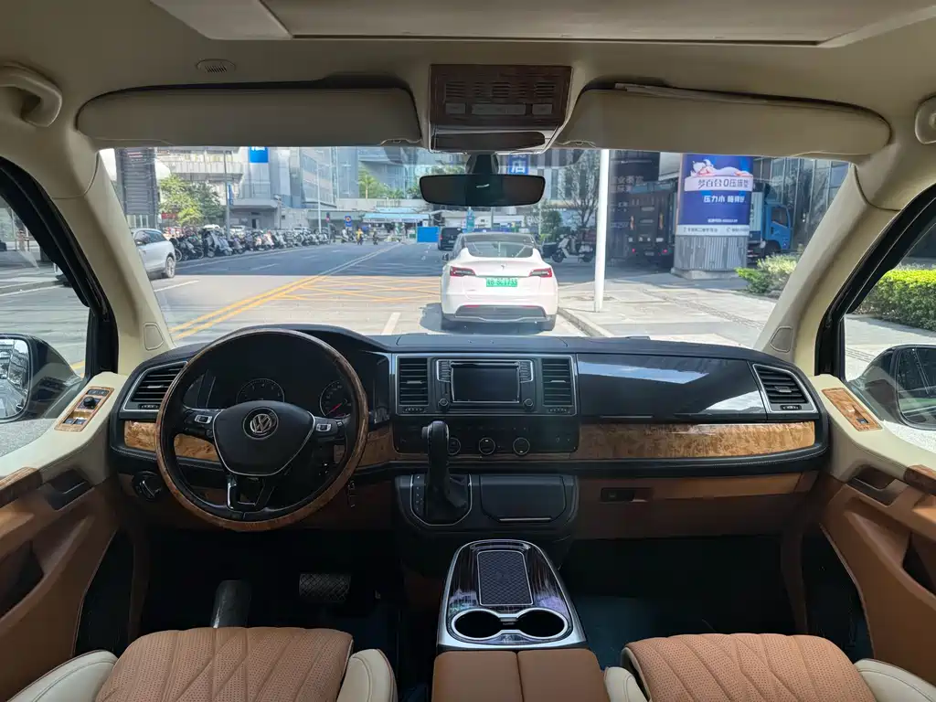 Volkswagen Multivan 2017 2.0TSI 4Motion Exclusive Edition 7-Seater