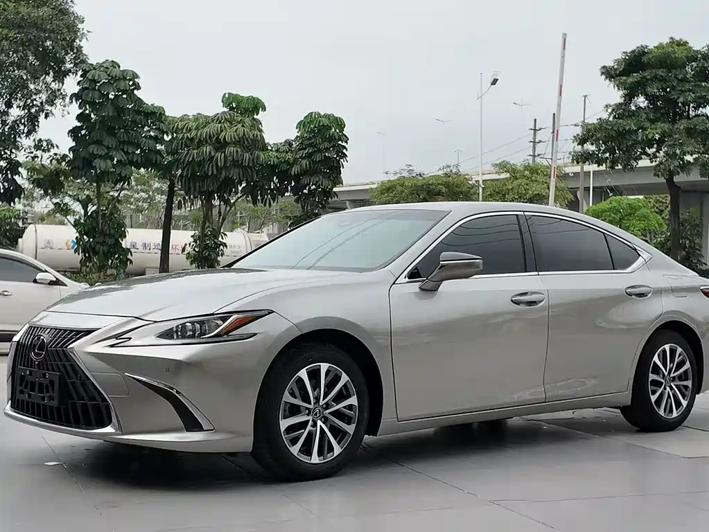 Lexus ES 2021 200 Excellence Edition
