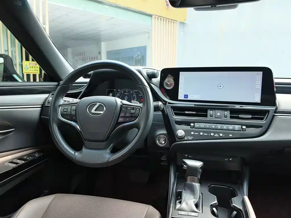 Lexus ES 2021 200 Excellence Edition