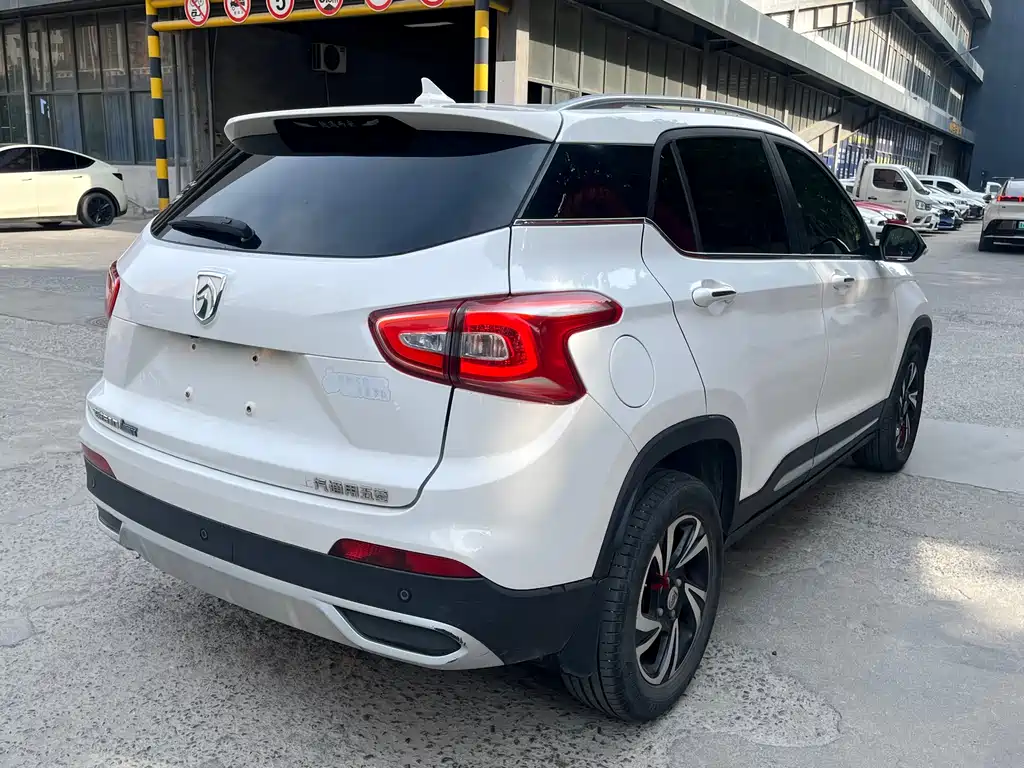 Baojun 510 2018 1.5L Automatic Anniversary Special Edition China V