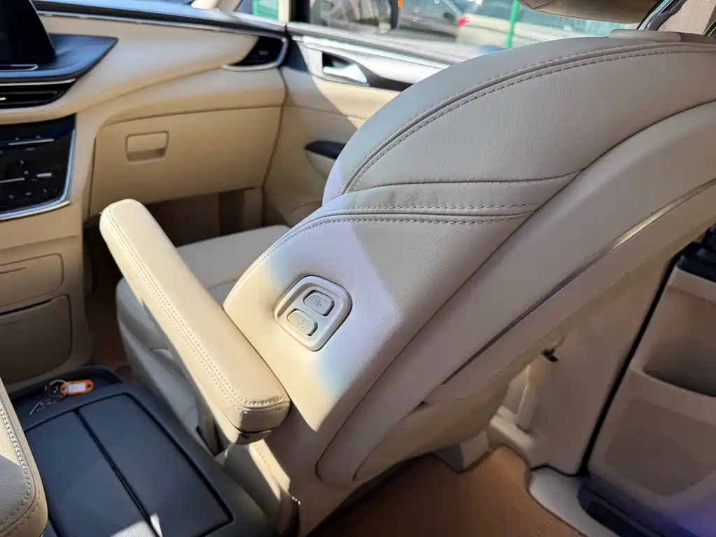 Buick GL8 2022 ES Land Business Class 653T Luxury Model