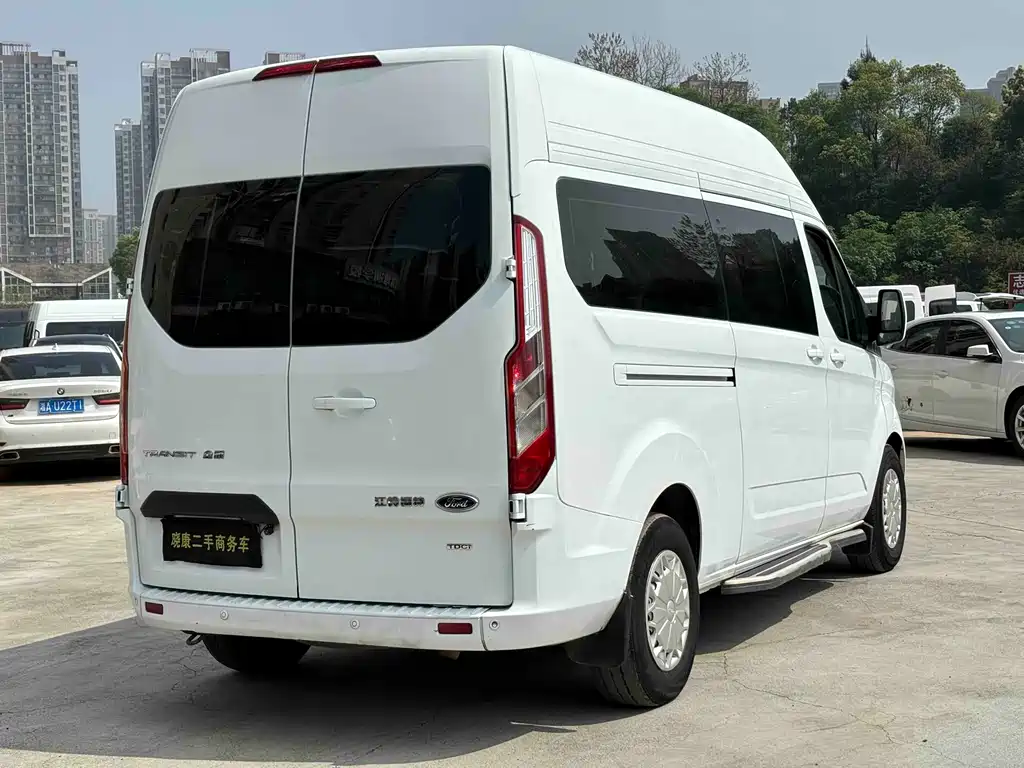 Ford Transit 2019 2.0T Diesel Business Travel Mid-Axis Mid-Roof 9-Seater China VI