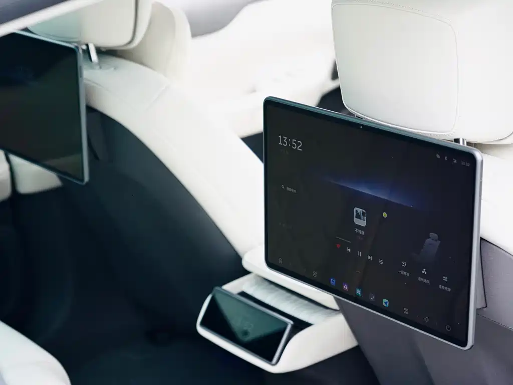 NIO ET7
