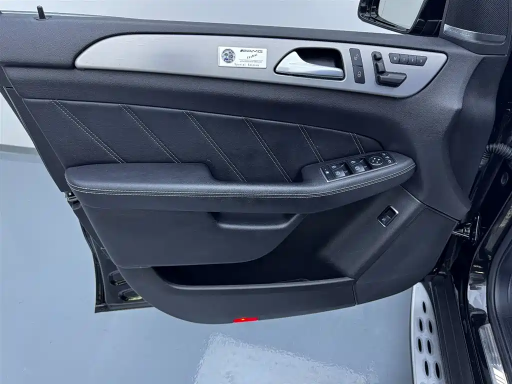 Mercedes-Benz M-Class AMG 2015 AMG ML 63