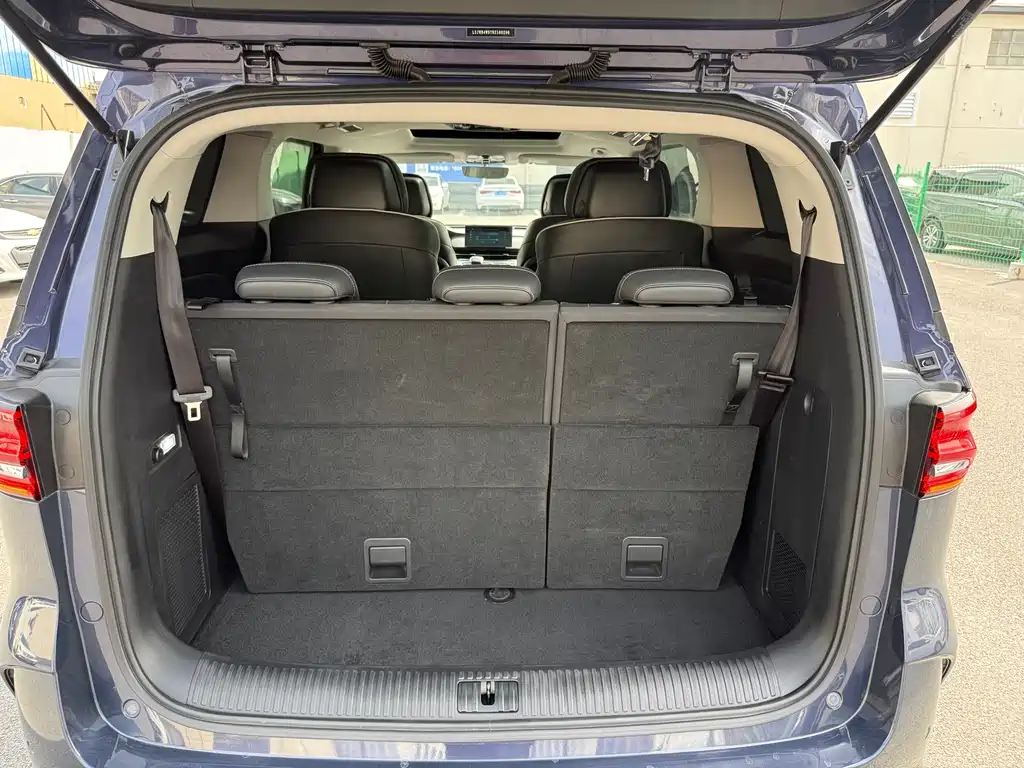Roewe iMAX8 2023 400TGI Comfort Edition