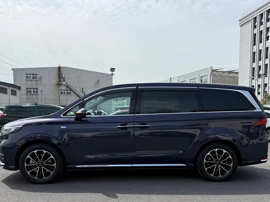Roewe iMAX8 2023 400TGI Comfort Edition