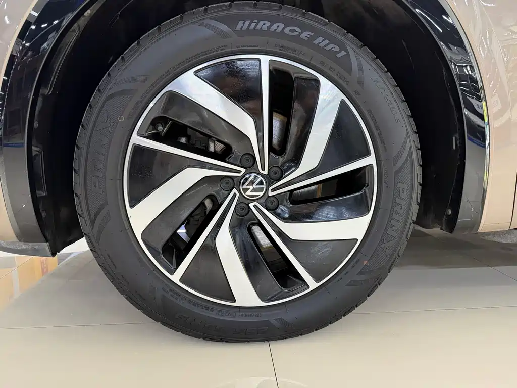 Viloran 2020 330TSI Luxury Edition