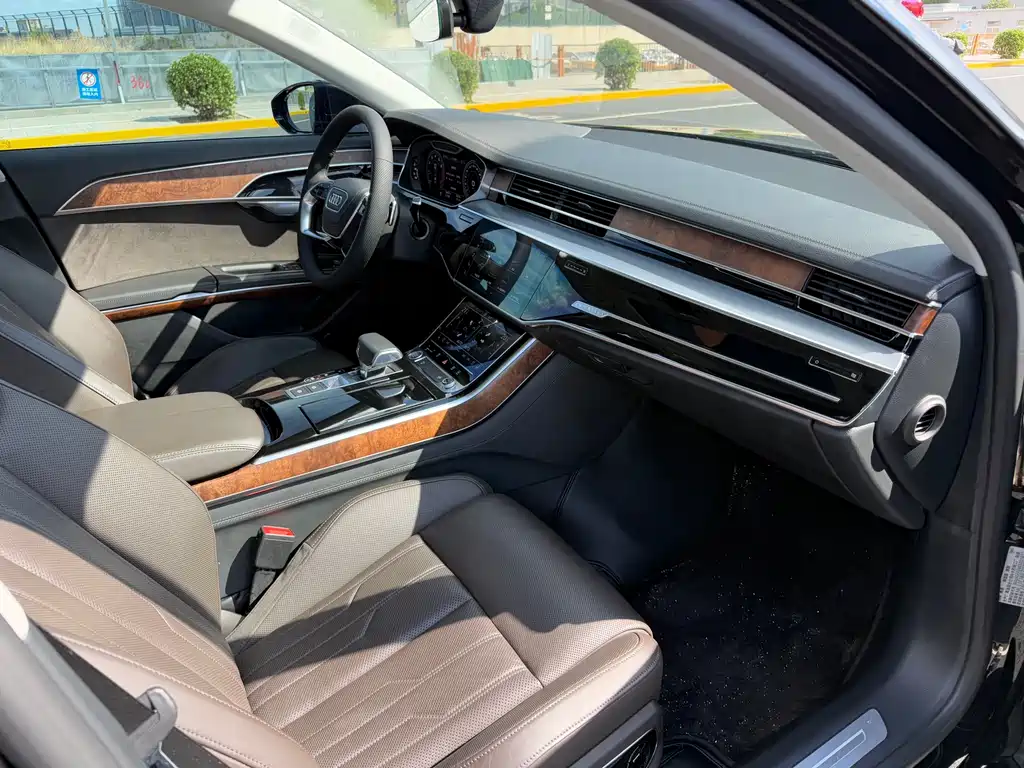 Audi A8L 55 TFSI quattro Luxury 2018