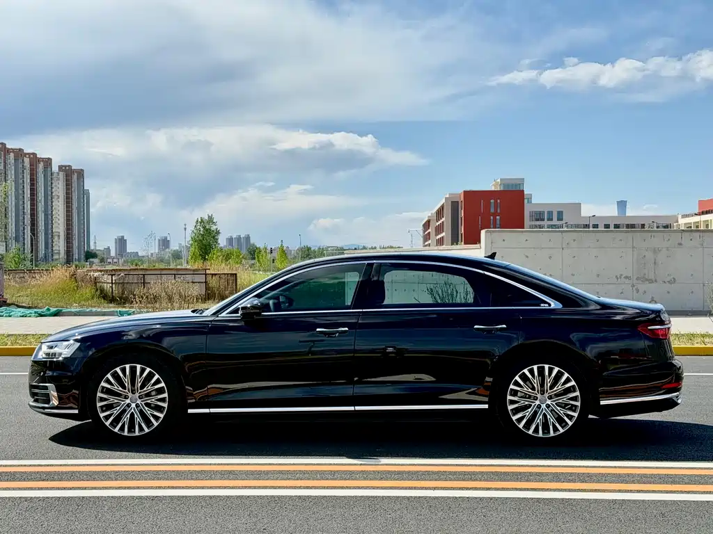 Audi A8L 55 TFSI quattro Luxury 2018