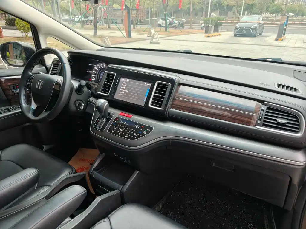 Honda Elysion 2016 2.4L Classic Edition