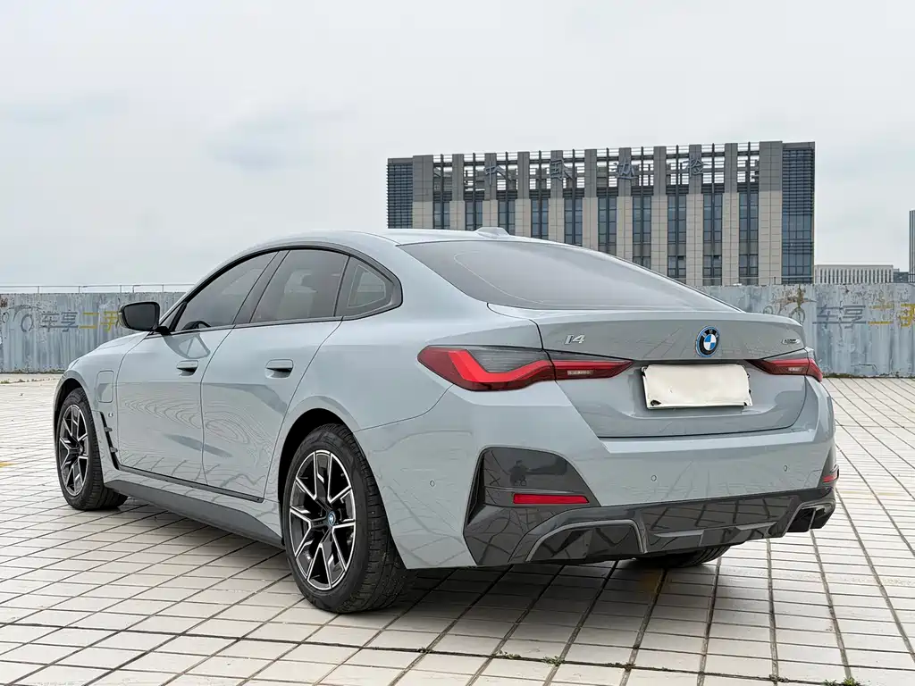 BMW i4 2023 eDrive40