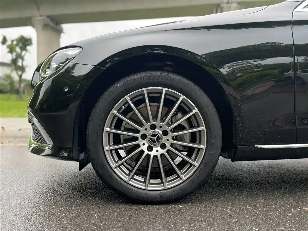 Mercedes-Benz E-Class 2023 Facelift E 260 L
