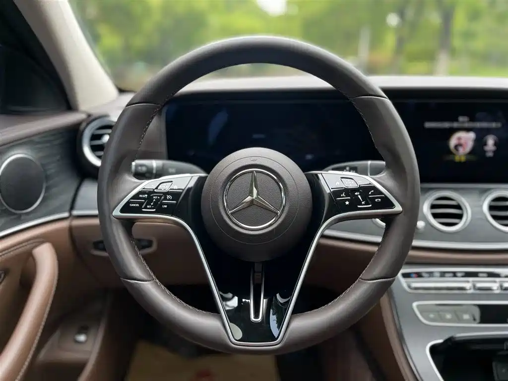 Mercedes-Benz E-Class 2023 Facelift E 260 L