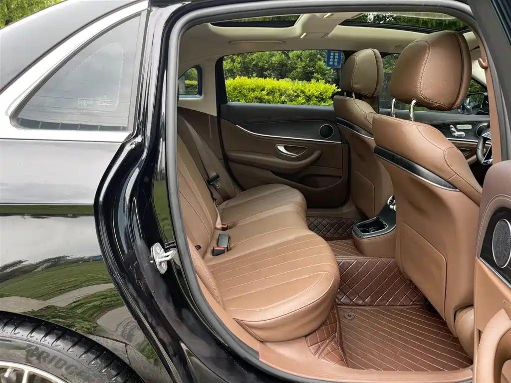 Mercedes-Benz E-Class 2023 Facelift E 260 L