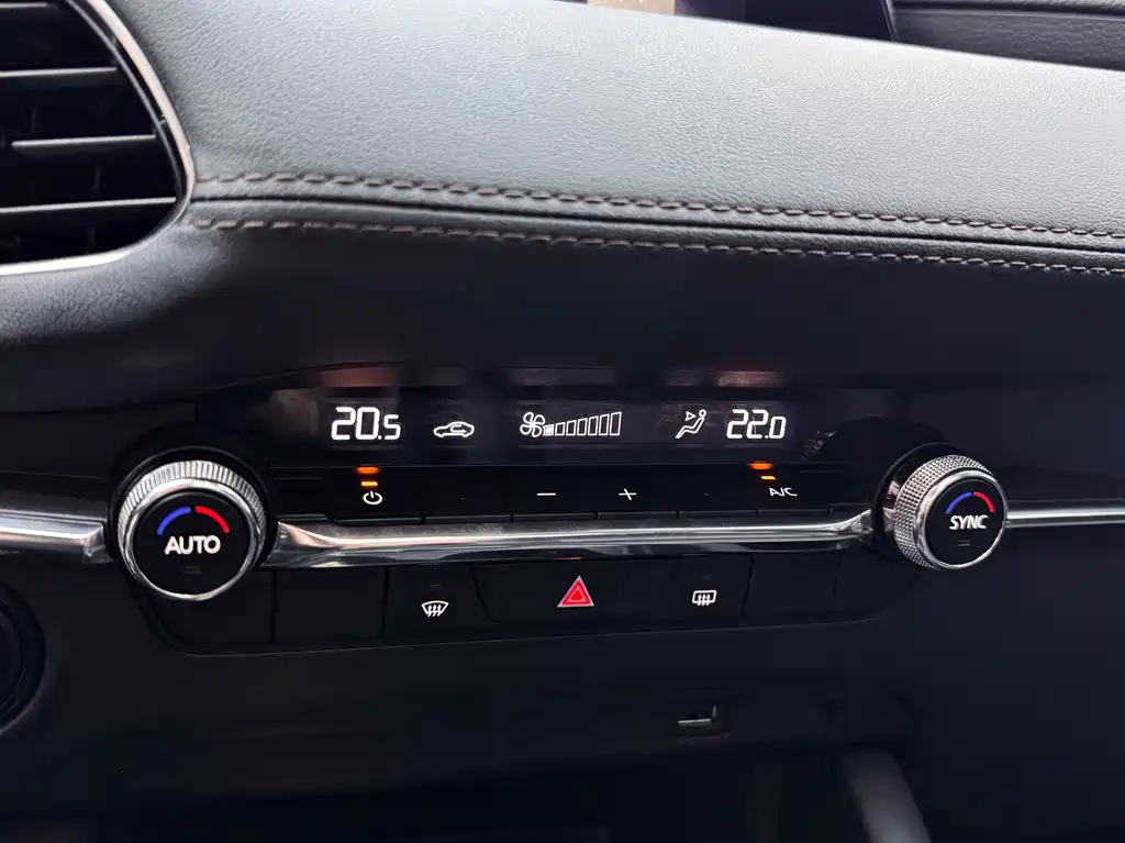 Mazda3 Axela 2022 2.0L Automatic Zhiya Obsidian Edition