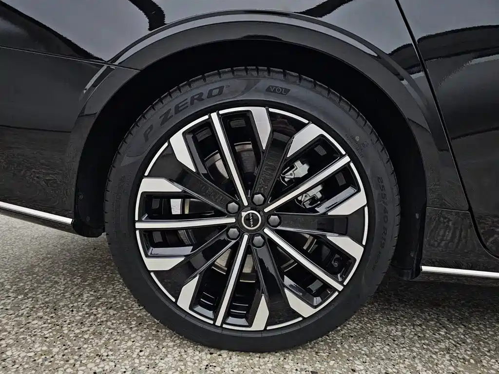 Volvo S90 Recharge 2026 AWD Long Range Ultimate