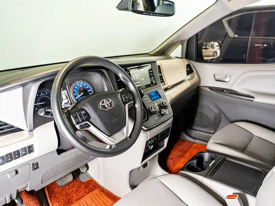 2018 Toyota Sienna 3.5L US Spec