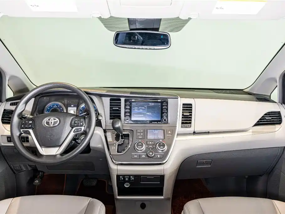 2018 Toyota Sienna 3.5L US Spec